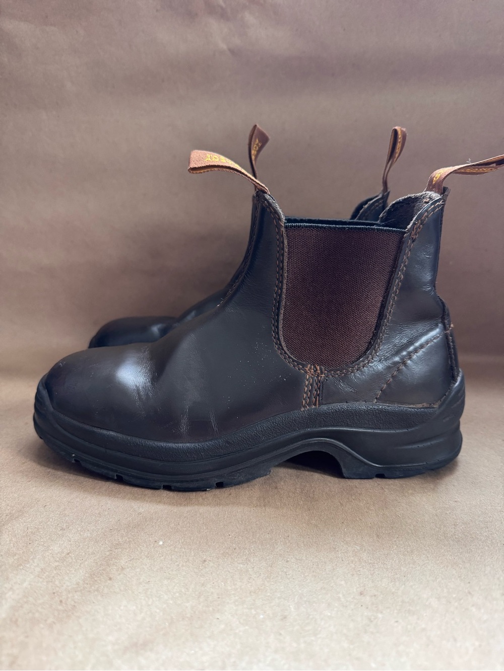 Blundstone 1135 Work & Safety Series Steel Toe Brown Leather Chelsea Boots. - Picture 3 of 10